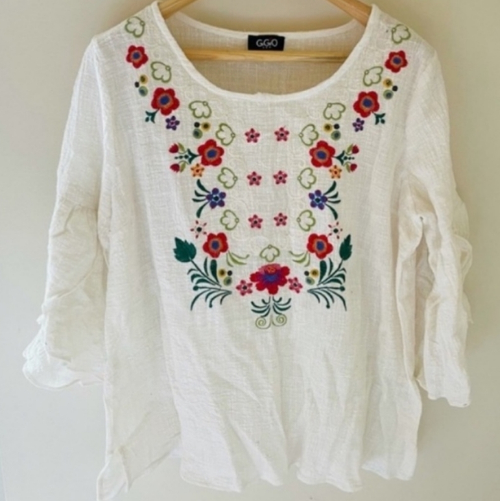 Sexy,Boho,Peasant Top with Beautifully Embroidered Floral & Butterfly Detail🌸🦋 - Picture 15 of 17